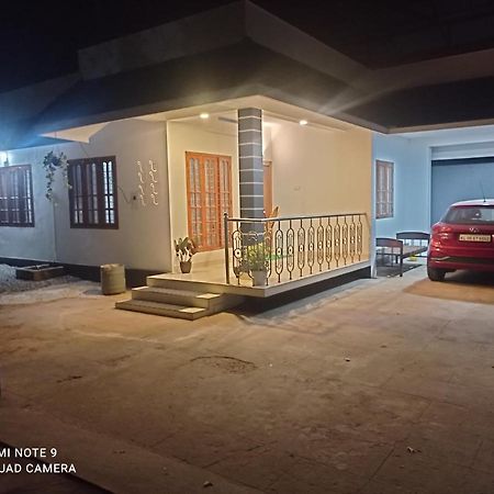 Fab House Apartment Thekkady Ngoại thất bức ảnh
