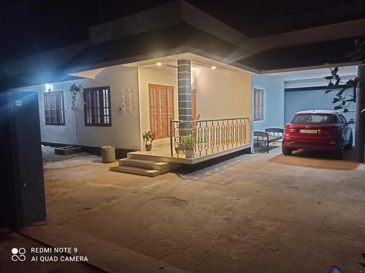 Fab House Apartment Thekkady Ngoại thất bức ảnh