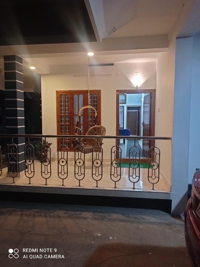 Fab House Apartment Thekkady Ngoại thất bức ảnh